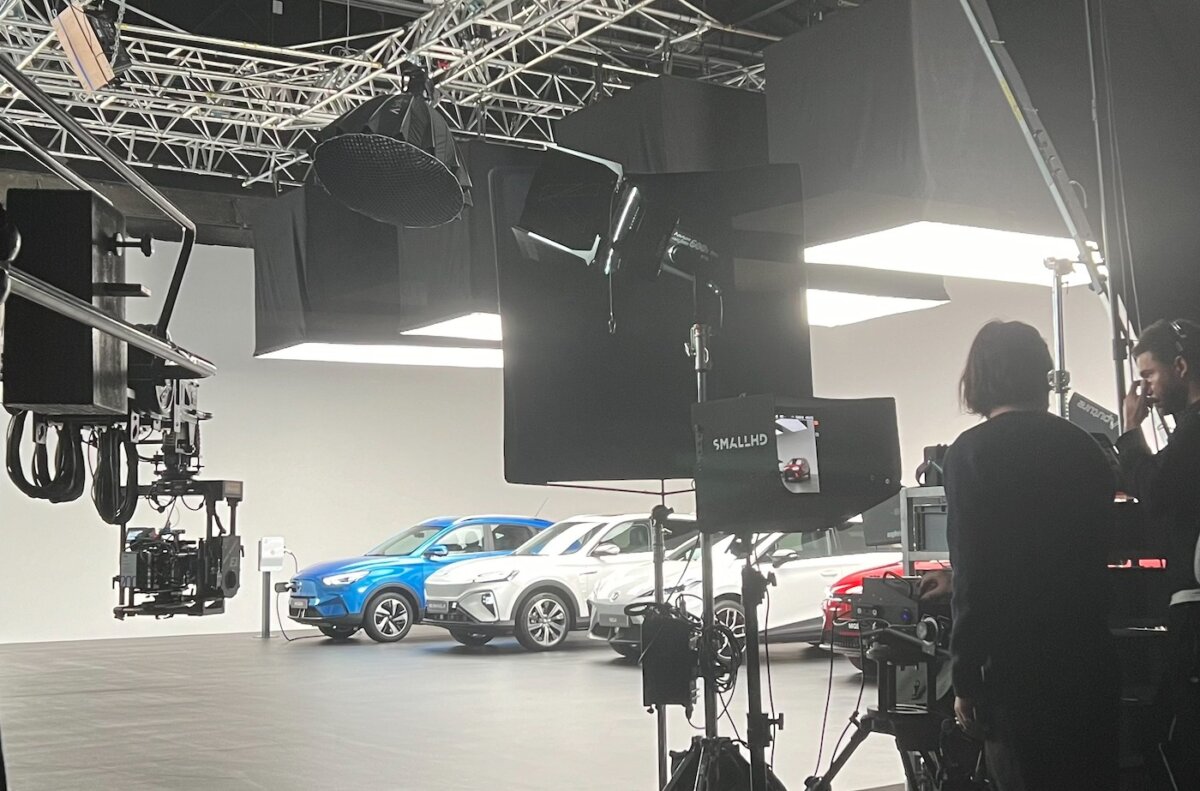 Studio shooting production for Chinese brand MG MOTORS.