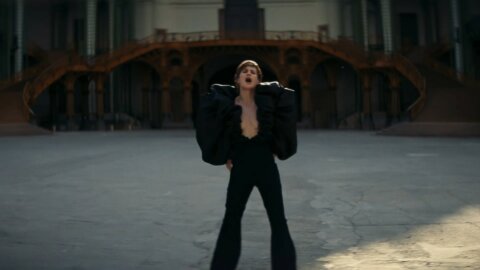 Rahim Redcar dancing alone in the empty nave of the Grand Palais – Global Citizen