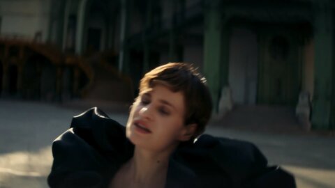 Low-angle close-up of Rahim Redcar performing live – Global Citizen, Grand Palais